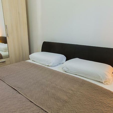 Putnik Apartment Dugi Rat Bagian luar foto